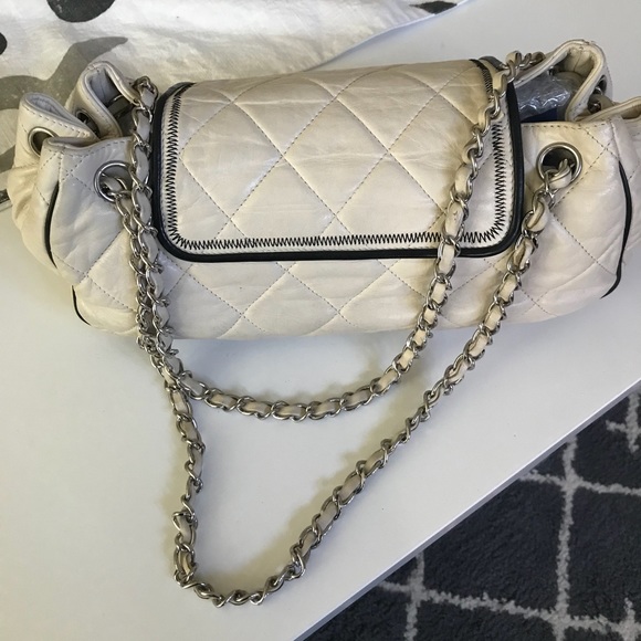 Chanel East West Accordion Flap Shoulder Bag - Picture 2 of 5
